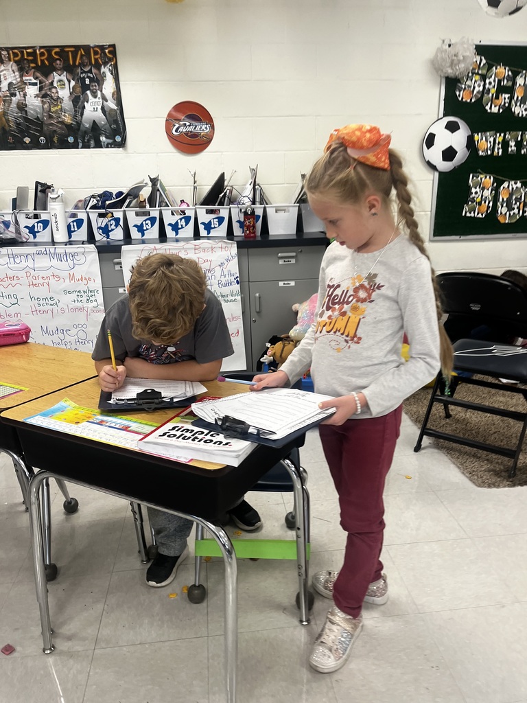 Our 2nd graders had the chance to become interviewers as they sat down with their reading partners! π€π Students practiced asking questions, listening carefully, and learning more about one another. It was a fun way to build communication skills while strengthening the connections between our reading partners! β€οΈ