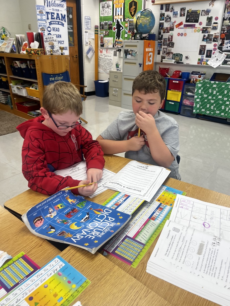 Our 2nd graders had the chance to become interviewers as they sat down with their reading partners! π€π Students practiced asking questions, listening carefully, and learning more about one another. It was a fun way to build communication skills while strengthening the connections between our reading partners! β€οΈ