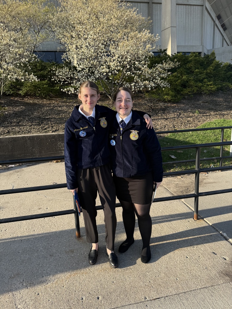 Annavey Gruenwald and McKenna Ricklefs