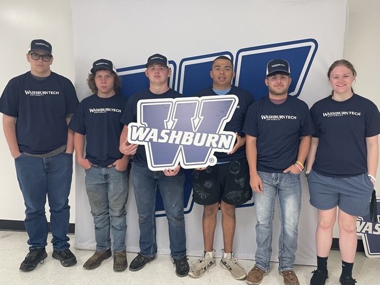 MdCV Students who Signed at Washburn Tech.