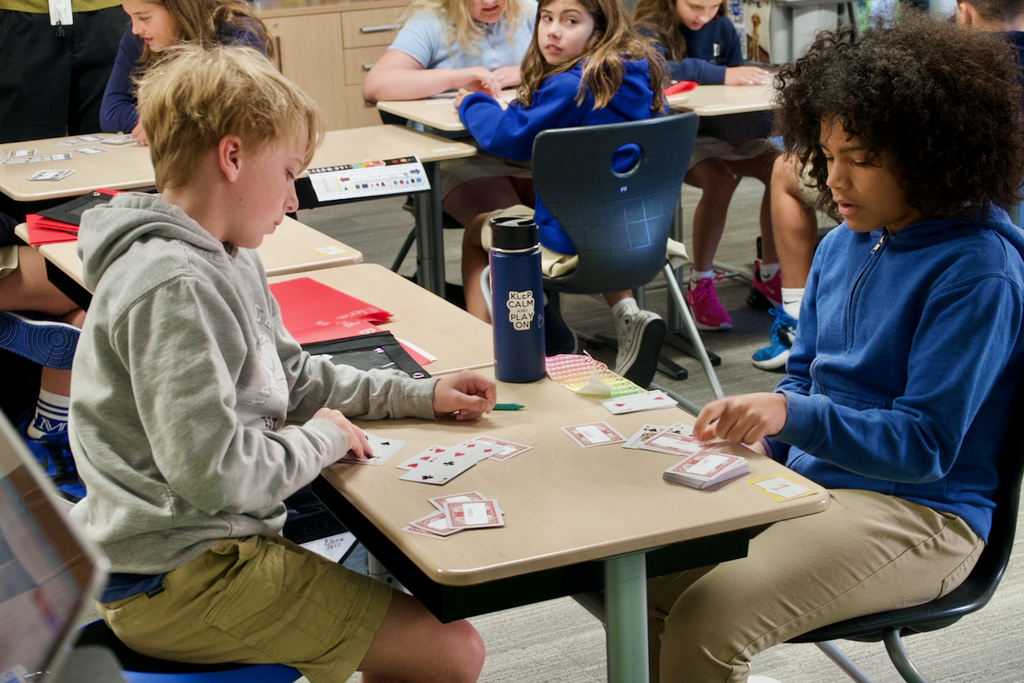 Lower syllables card game -