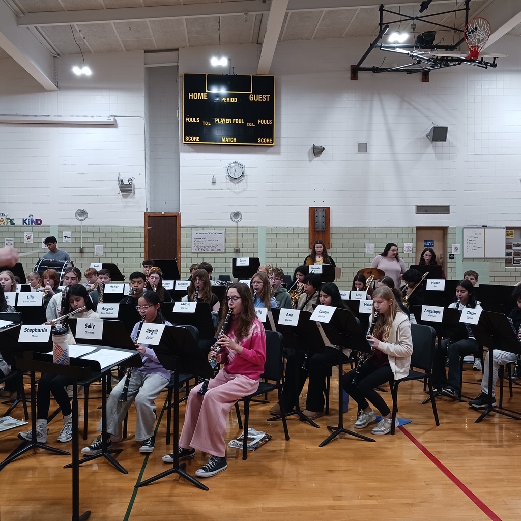 Clarinets and percussion