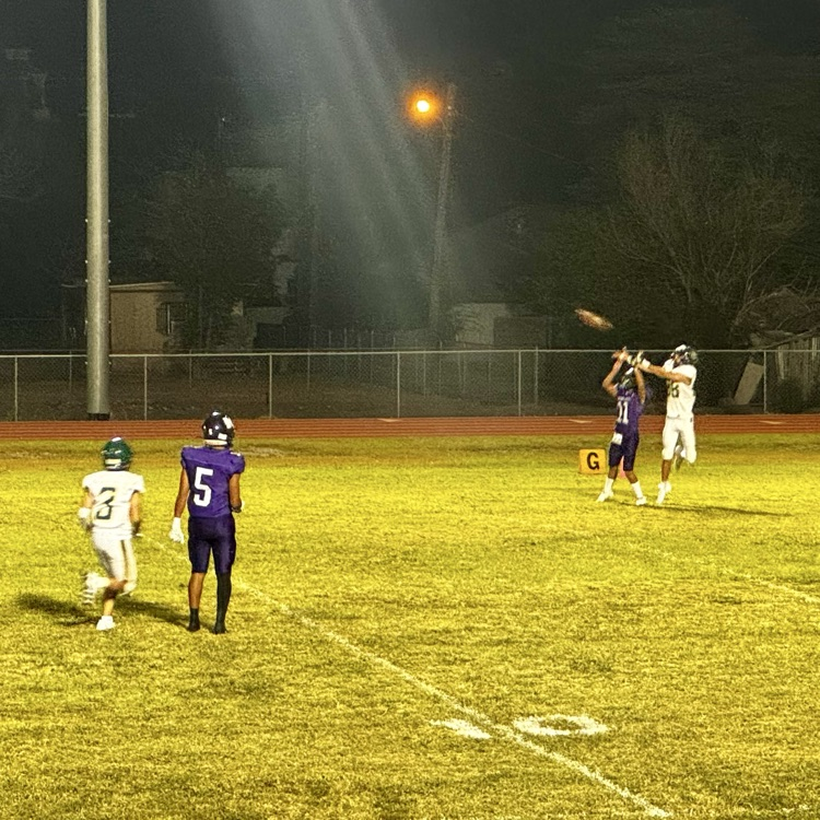 "Autumn leaves, crisp air, and the roar of the crowd-fall was made for football." great game everyone! #FN5GL #sweepstakes @TMobile @marfashorthorns