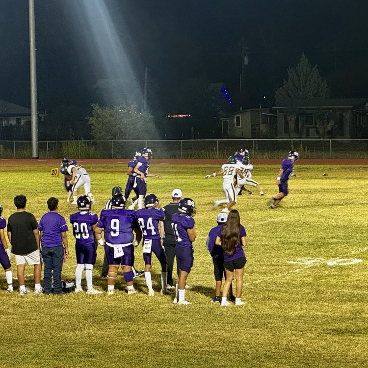 "Autumn leaves, crisp air, and the roar of the crowd-fall was made for football." great game everyone! #FN5GL #sweepstakes @TMobile @marfashorthorns
