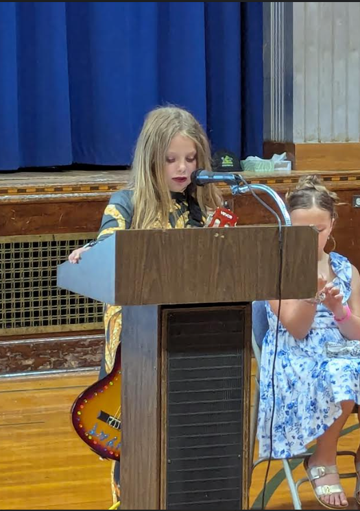 Student presenting as Taylor Swift