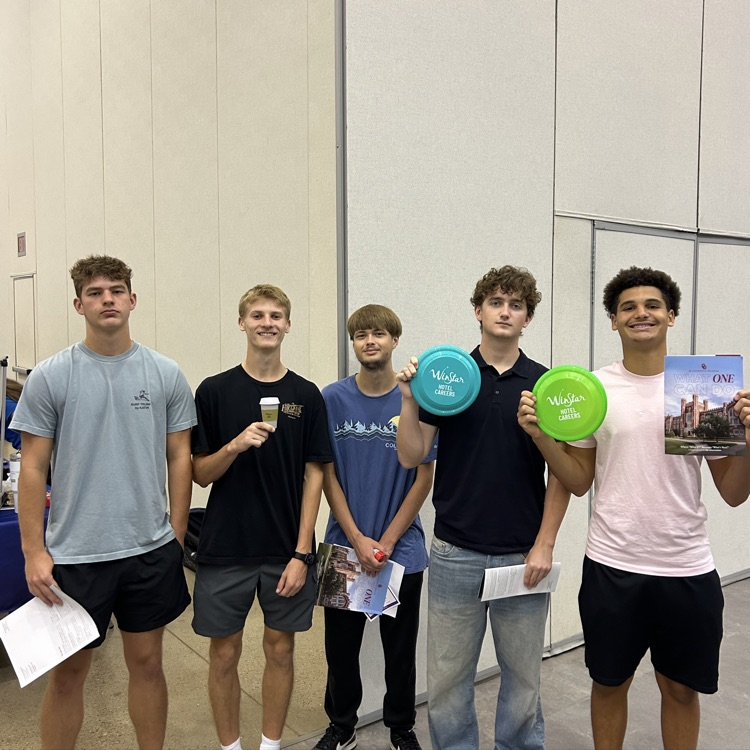 seniors at college fair 
