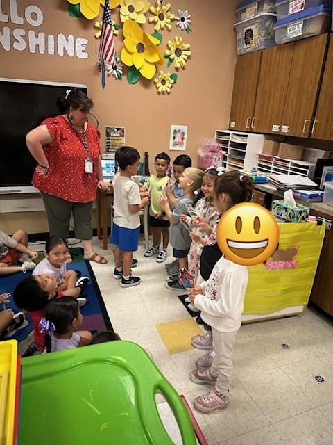 students telling story