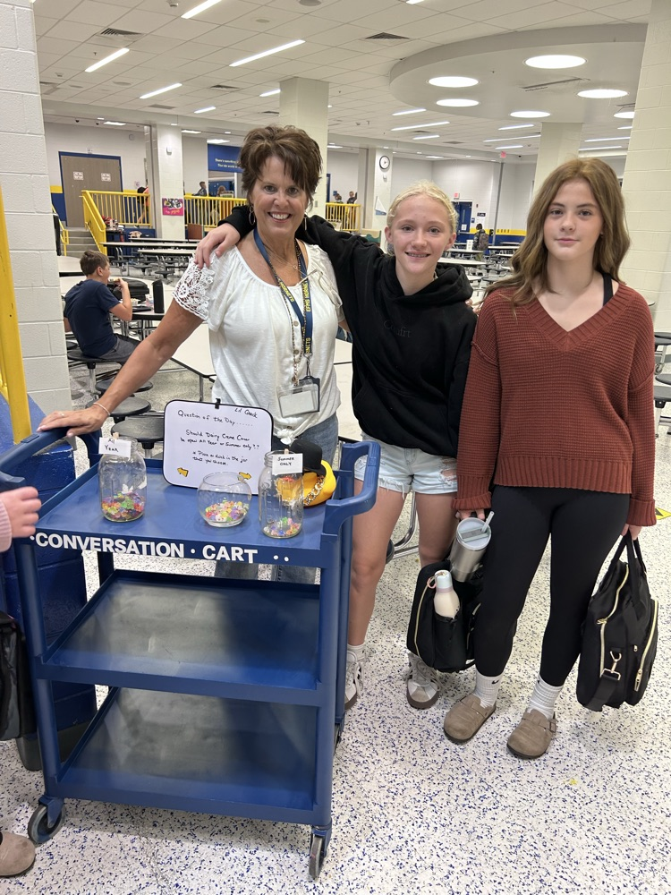 paterline with kids and cart