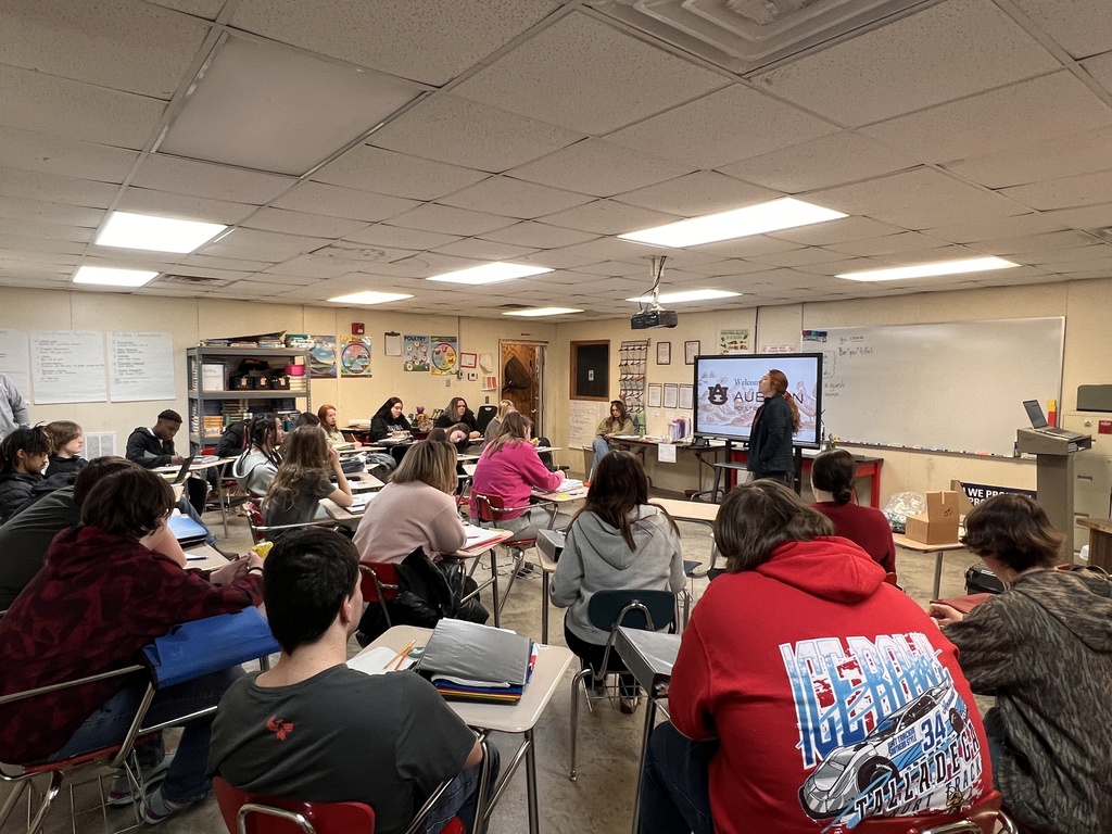 Bethanie Gulley with Auburn Poultry Science