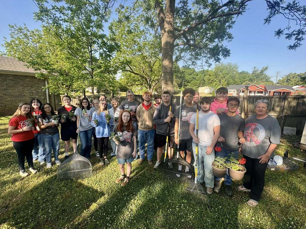Ag Students start Earth Day off right