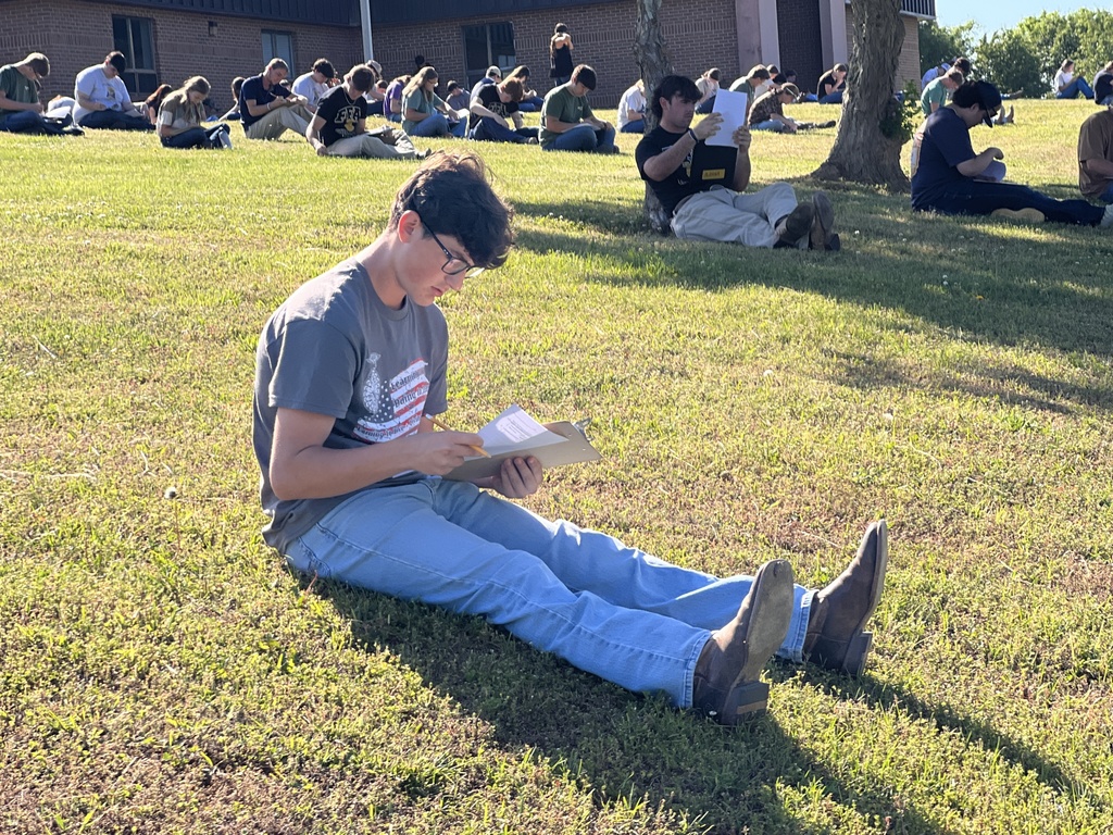 Hagen Miles taking poultry test