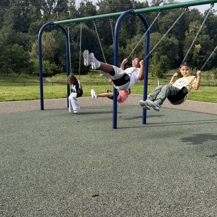 2nd grade friends at recess