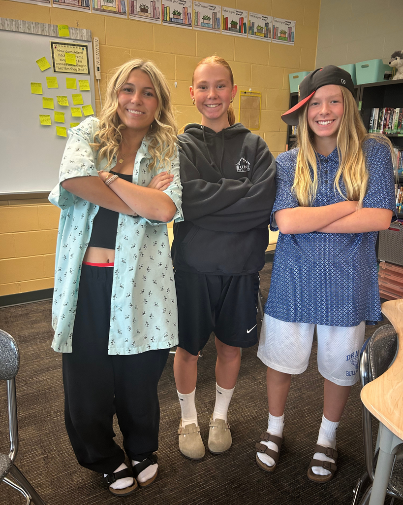 VMS Homecoming Spirit Week - Students in Adam Sandler-inspired comfy clothes