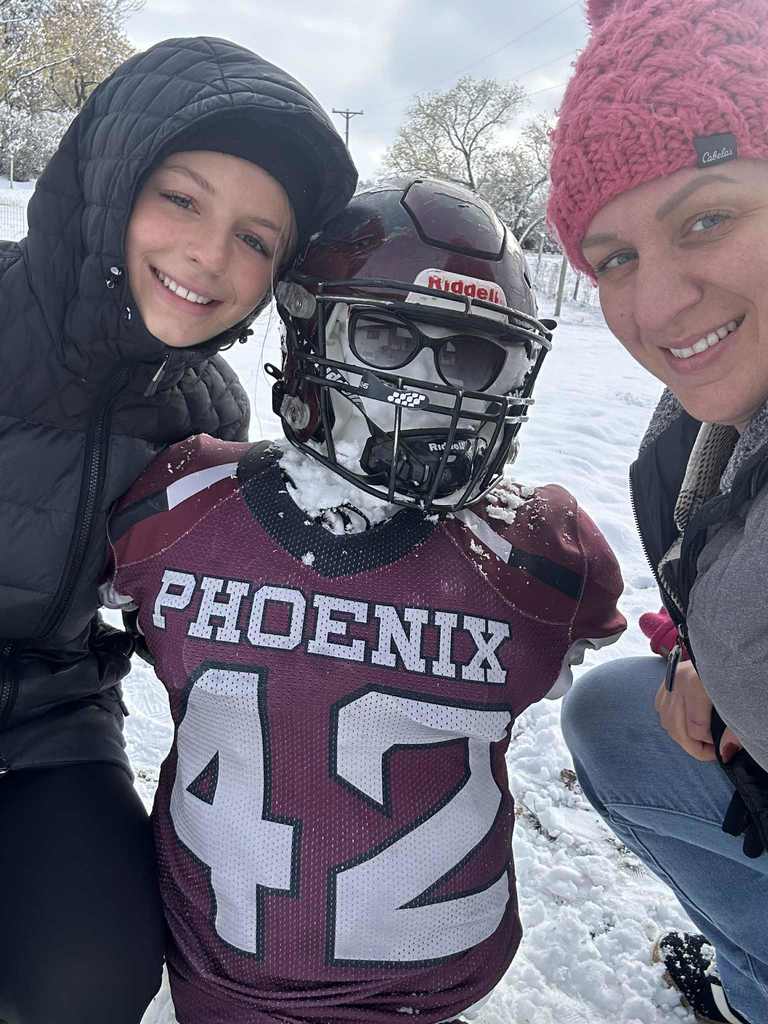 2 ladies with Phoenix snowman
