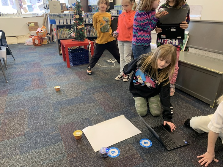 2nd graders and robots
