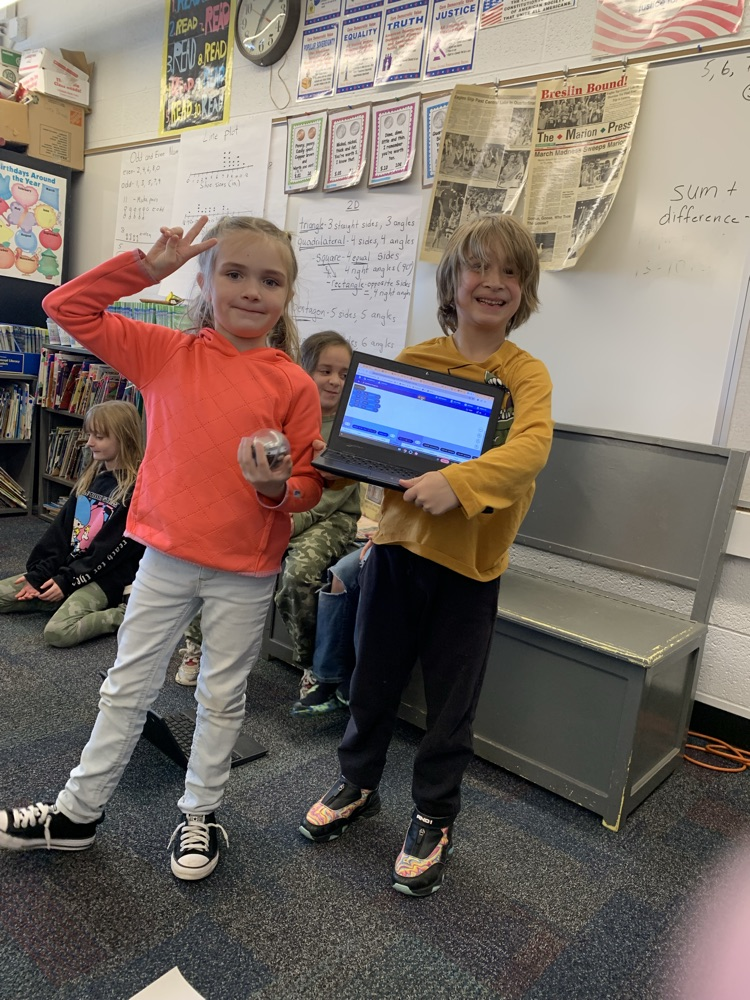 2nd graders and robots