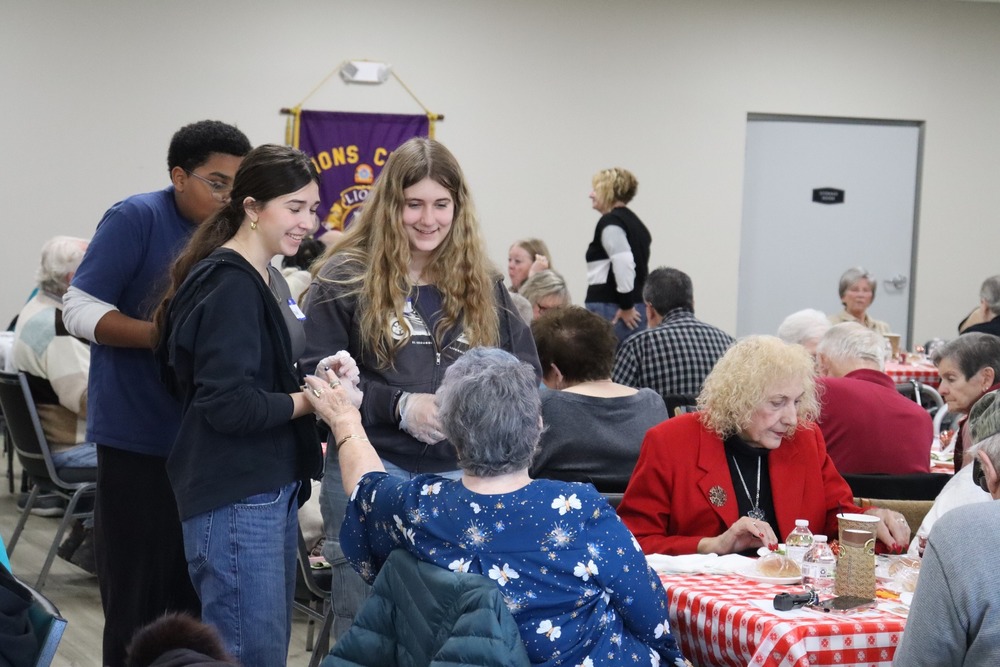 Students serve seniors