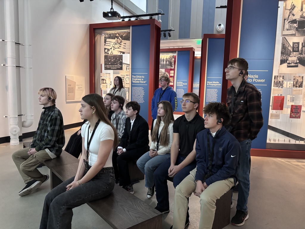9th graders at the museum