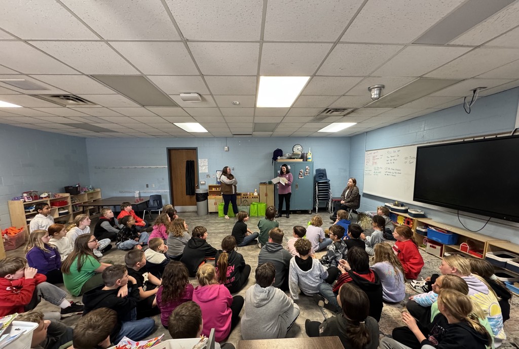 4th-graders learning about dollars and cents