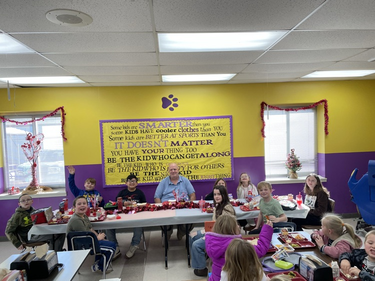 2nd quarter scholars eating lunch with the Principal