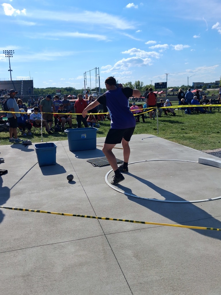 Kolby competes in Discus at Conference