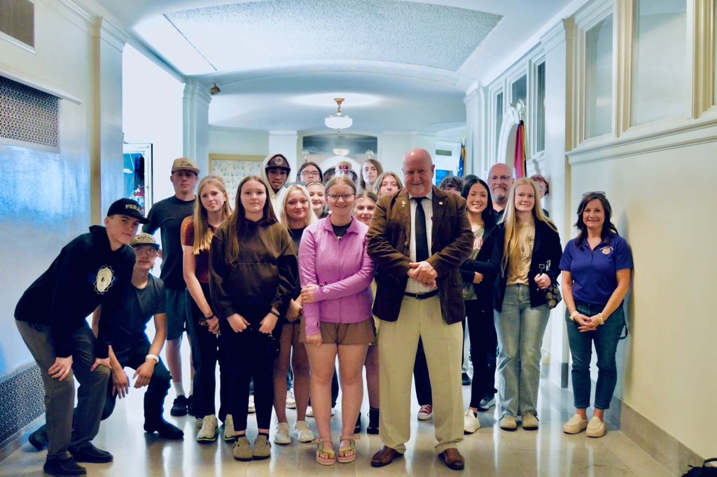 MZ Students with Representative Tony Harbison
