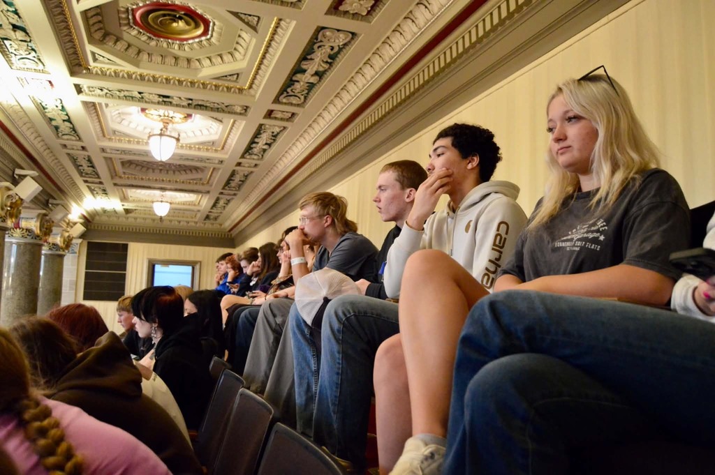 MZ Students watch the House Proceedings