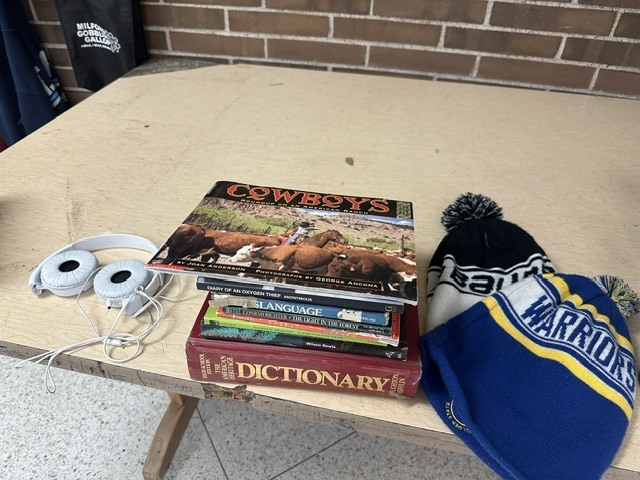 headphone, books, hats
