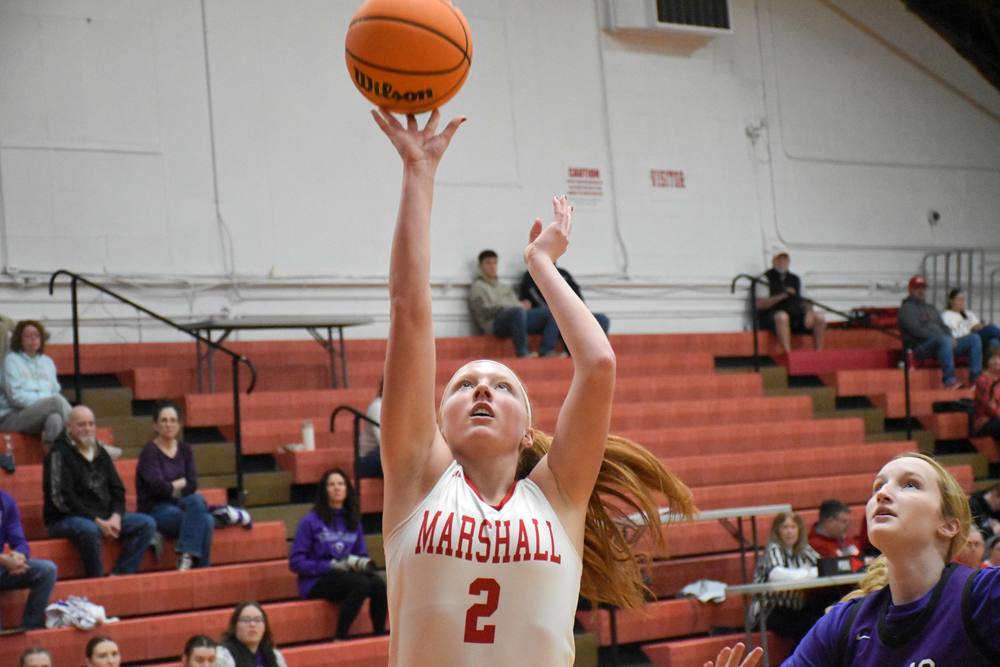 Lynn Welborn (2) led Marshall with 24 points against Shelbyville in the state tournament