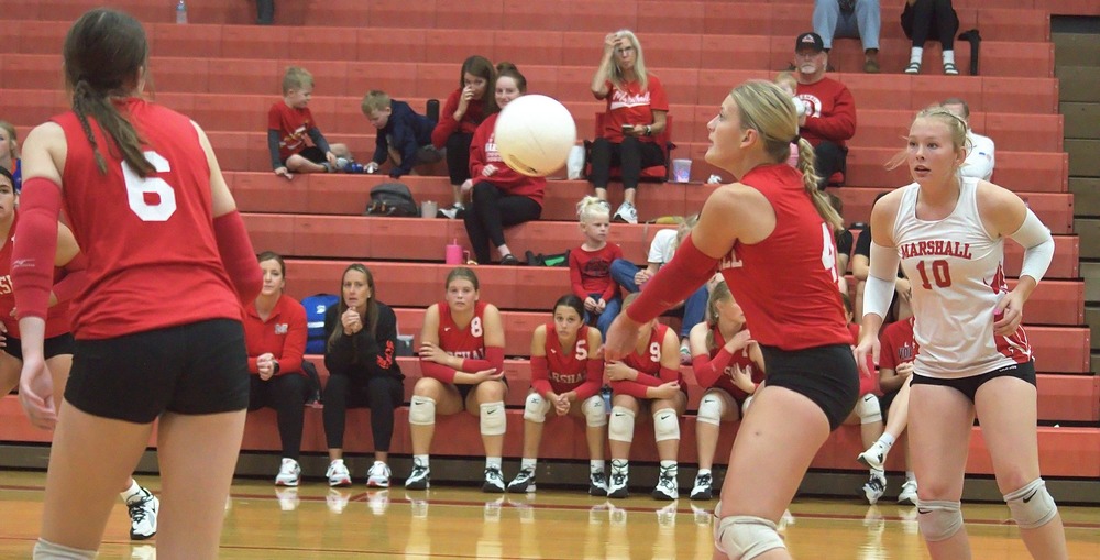 Anna Daugherty makes a pass (photo by T Ray Henry)