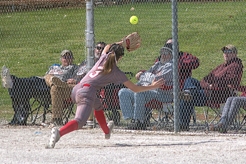 Lauren English (3) makes a great catch against Edgewood at the Lady Braves Bash