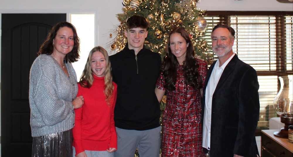 Picture of Leah Beth and family