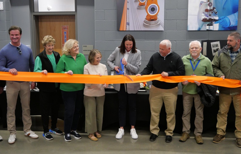 Ribbon cutting at MCTC