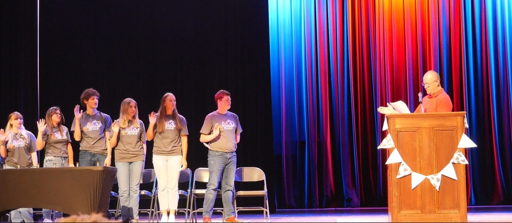 JAG members reciting the oath