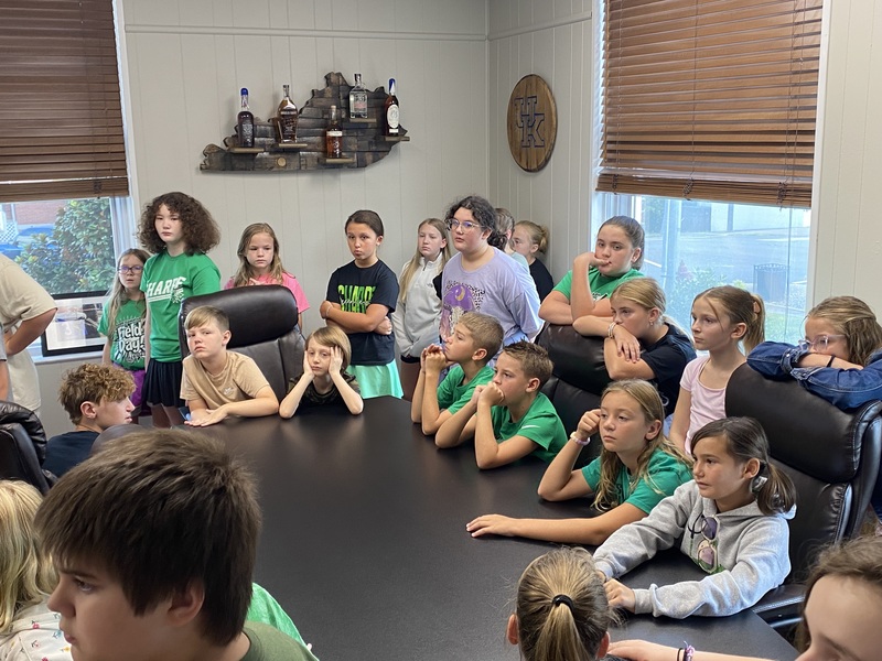Judge Ex. Spraggs talks to students in his office
