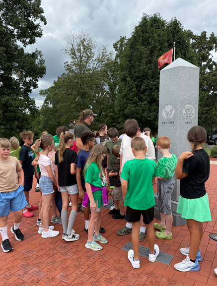 SES students at Veterans Memorial