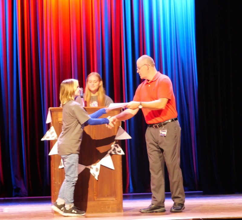 JAG students receive Certificates of Membership