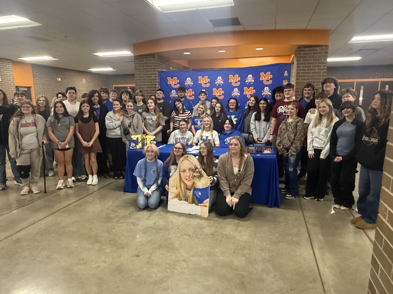 Izabella Baker signs with UK Color Guard
