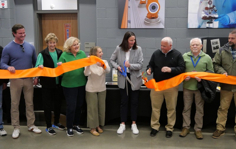 Ribbon cutting at MCTC