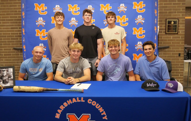 Kannon Dunn signed with Ky Wesleyan Baseball (with senior baseball players)