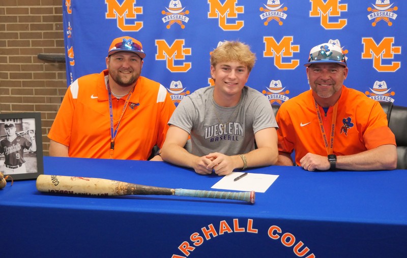 Kannon Dunn signed with Ky Wesleyan Baseball (with coaches)