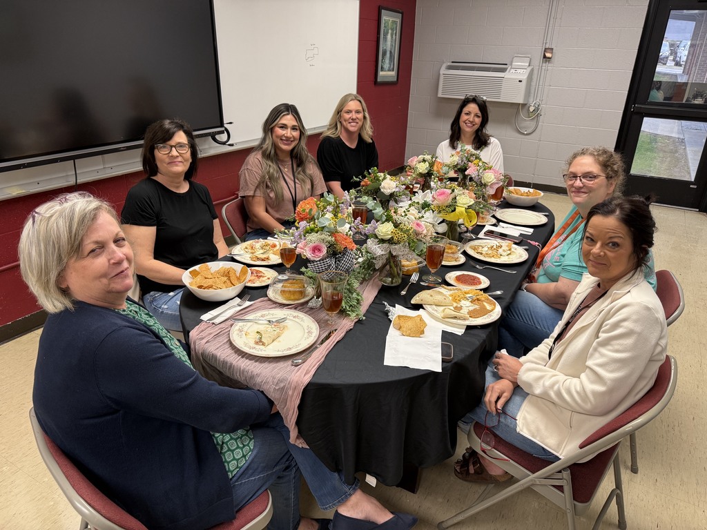 Clockwise from the bottom, Lynn Pigg, Linda Reavis, Kylee Polly, Jessica Luna, Misty Woodard, Angela Crain, and Jennifer Pigg.  Missing is  Hilliary Dumser and we send her get well wishes.