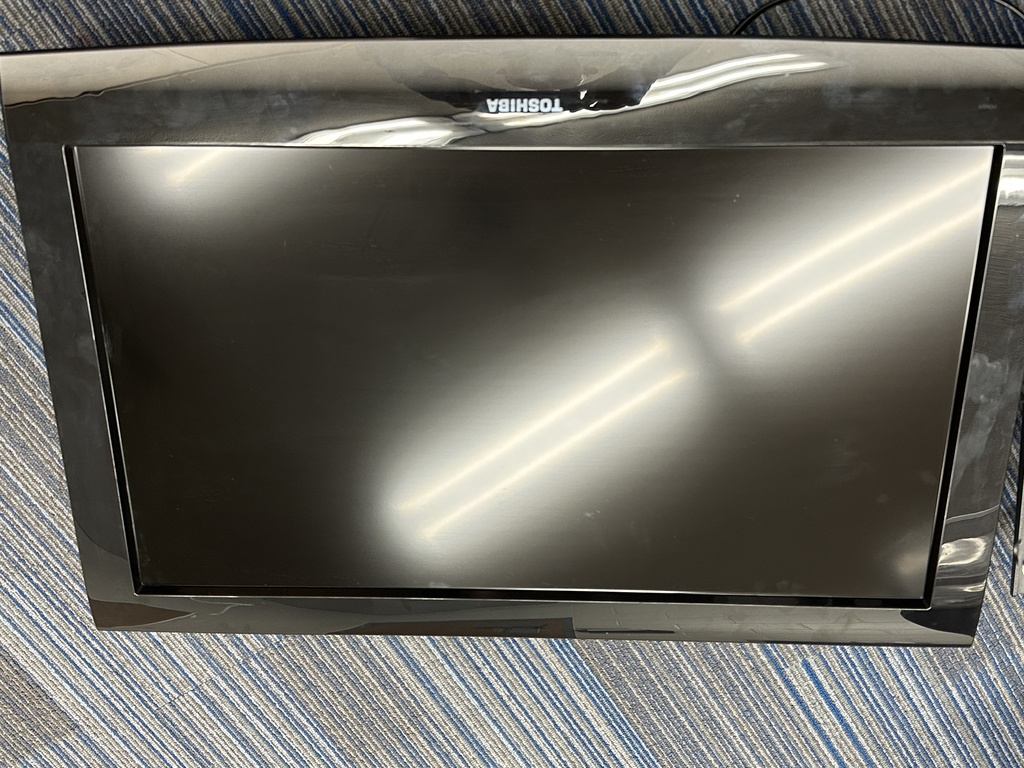 Tobisha 32" w/remote