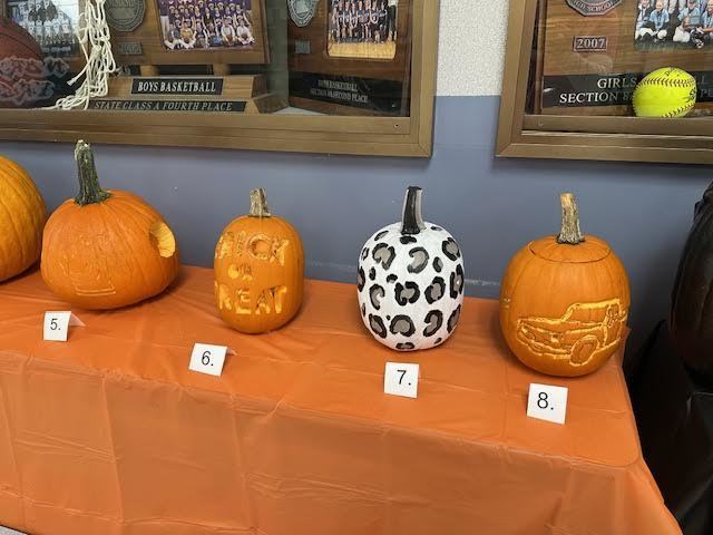 Mrs. Donarski's Exploring Art Students had a Pumpkin Contest - Students voted for their favorite pumpkin. Congratulations to 1st place Kira Perkins which was pumpkin #3 and in close second place - Shelby Williams pumpkin #13. Congratulations and well done students!