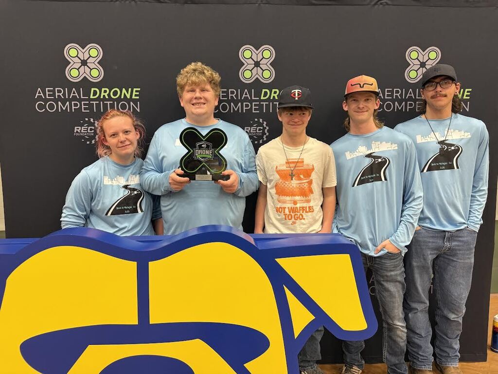 Congratulations to 5450Z drone team that went to Championships in Michigan. They won the Judges Award! 5450Z is made up of Jade Baker, Beau Nelson, Logan Trevis, Jesse Martinson, and Hunter Cota. Congrats!!