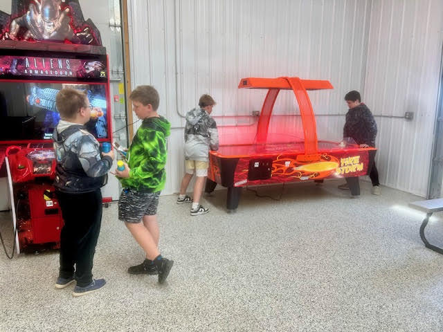 On Thursday May 21st, 5th and 6th grade students earned an AR reward trip to Falls Stay 'N Play for a round of mini golf, games, and treats! Great Job Students!