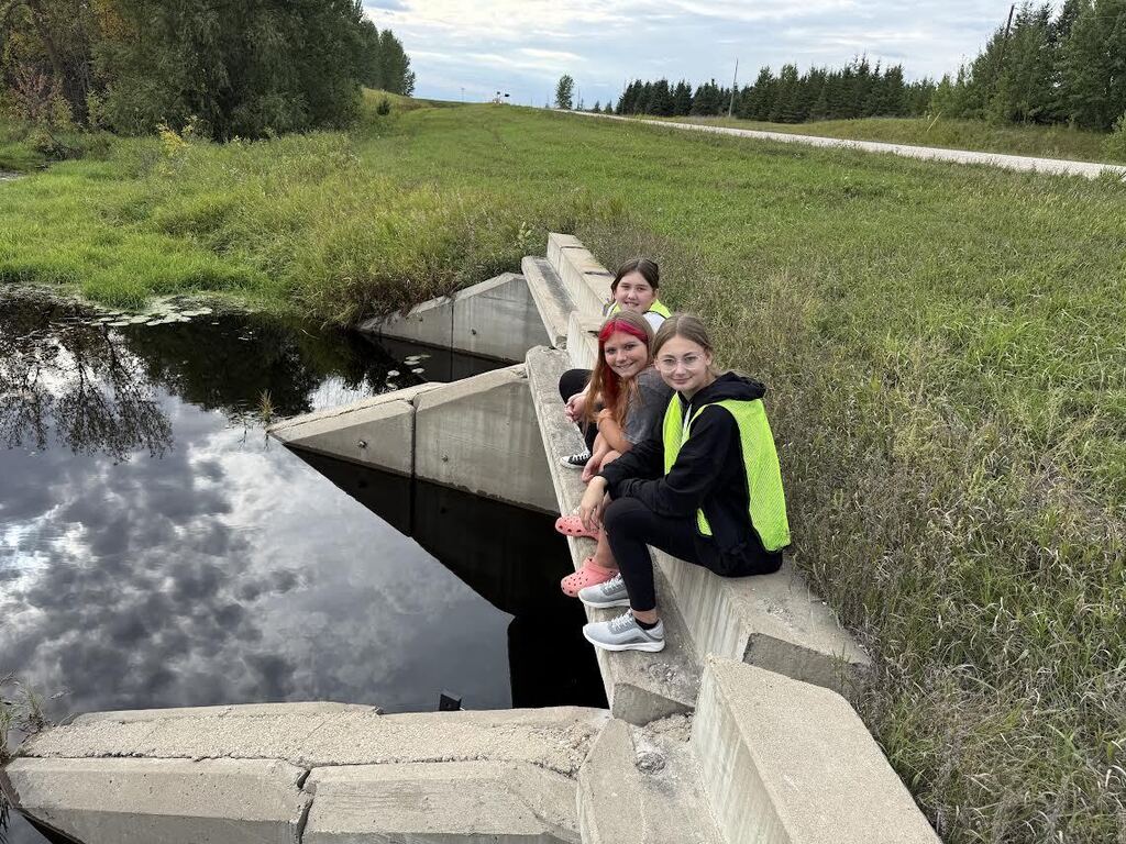 Riverwatch, advised by Ms. Melgaard, went on their first sampling event for the year Wednesday afternoon.  Thank you to Alyssa from the International Water Institute for providing the equipment and expertise on how to collect data for the state of Minnesota!