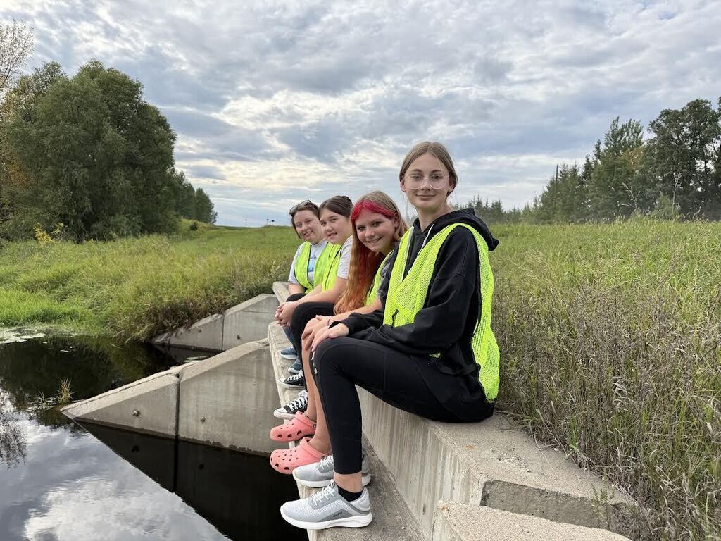 Riverwatch, advised by Ms. Melgaard, went on their first sampling event for the year Wednesday afternoon.  Thank you to Alyssa from the International Water Institute for providing the equipment and expertise on how to collect data for the state of Minnesota!