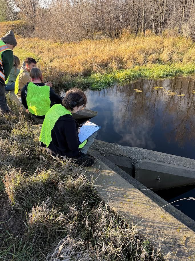 River Watch completed their last sampling before winter on Wednesday (10/29) after school. Now during the “winter” months we will work on our challenge for the year. 