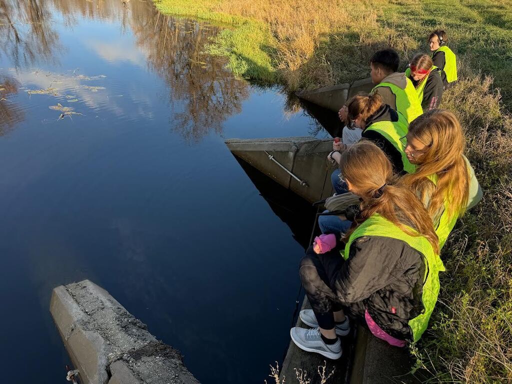 River Watch completed their last sampling before winter on Wednesday (10/29) after school. Now during the “winter” months we will work on our challenge for the year. 